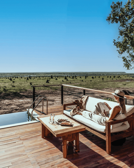BamurruPlains_HeroImage_KiaraSittingByPool